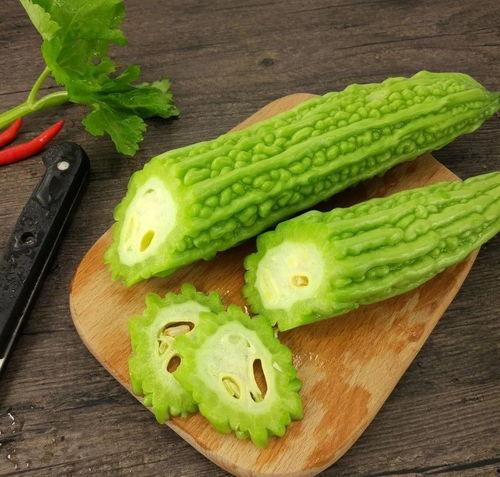 水乡吃瓜,瓜果飘香，共享清凉时光