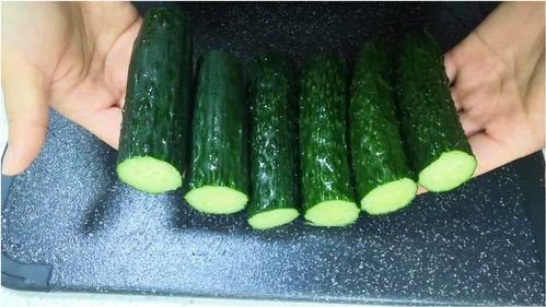 黑瓜吃黄瓜,黑瓜与黄瓜的奇妙邂逅